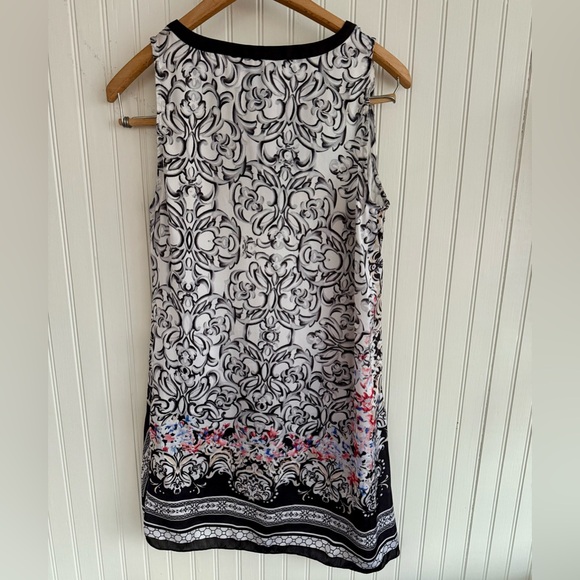 White House Black Market Black and White Tank Top Size 2 - Picture 4 of 4